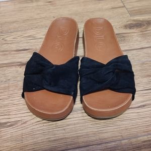 Brand new DLG black sandel, size 9